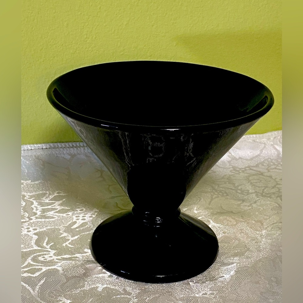 Dark academia Black amethyst pedestal bowl (a)